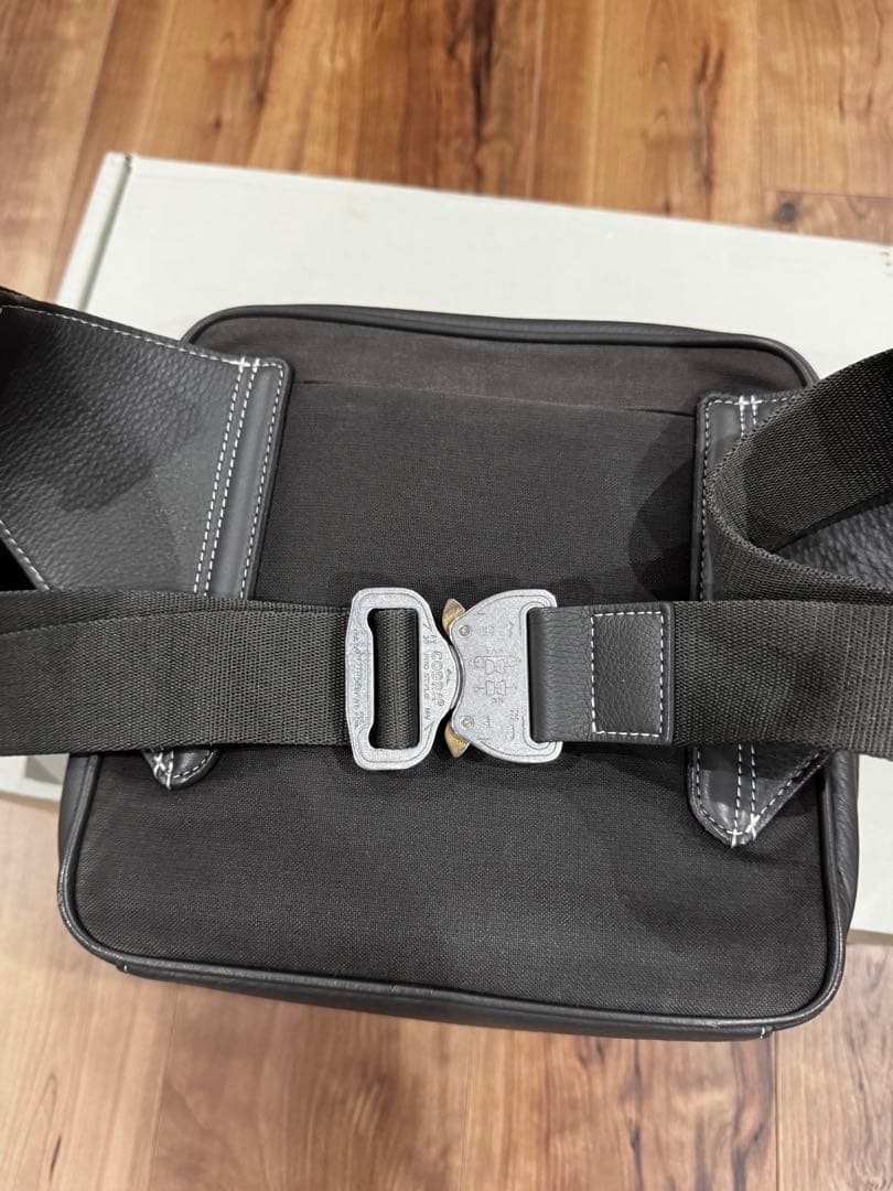 objcts.io ブラック ショルダーバッグ