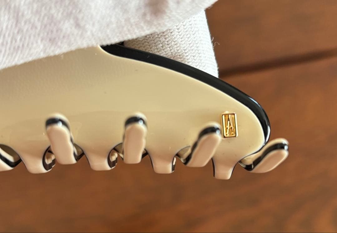 Alexandre de paris アレクサンドルドゥパリ　クリップとバレッタ