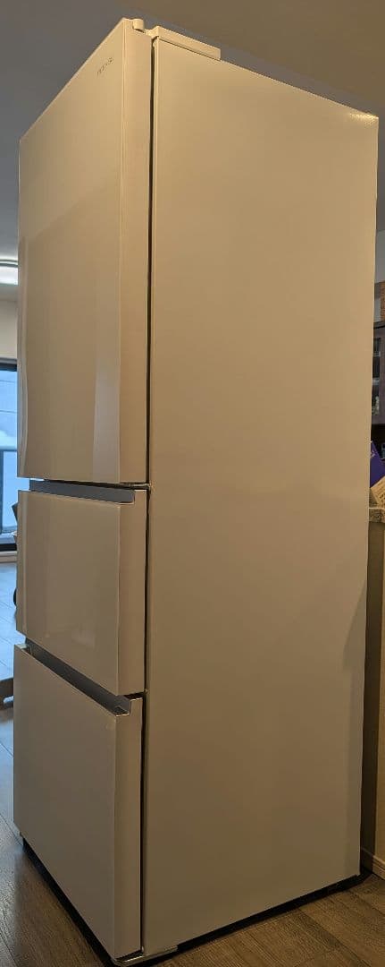 【2024年製・極美品】ヤマダ 319L 冷蔵庫 ホワイト YRZ-F32MW