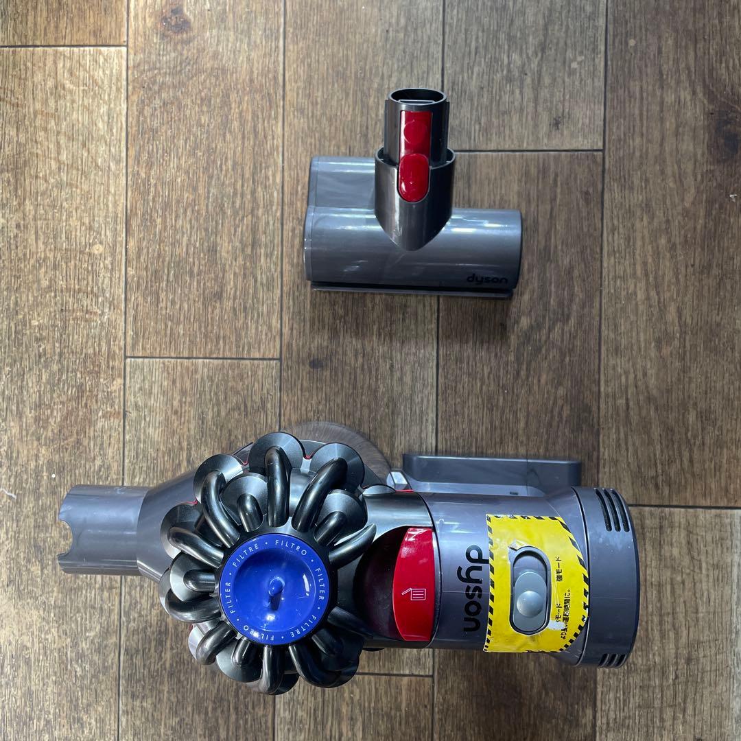 Dyson v7スティッククリーナー 充電器・アタッチメント付き