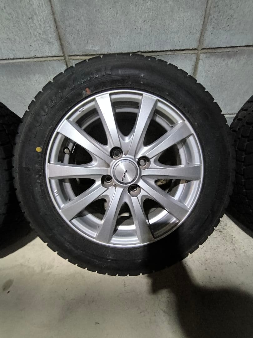 ［バリ溝]165/70R14ホイール付きスタッドレスタイヤ