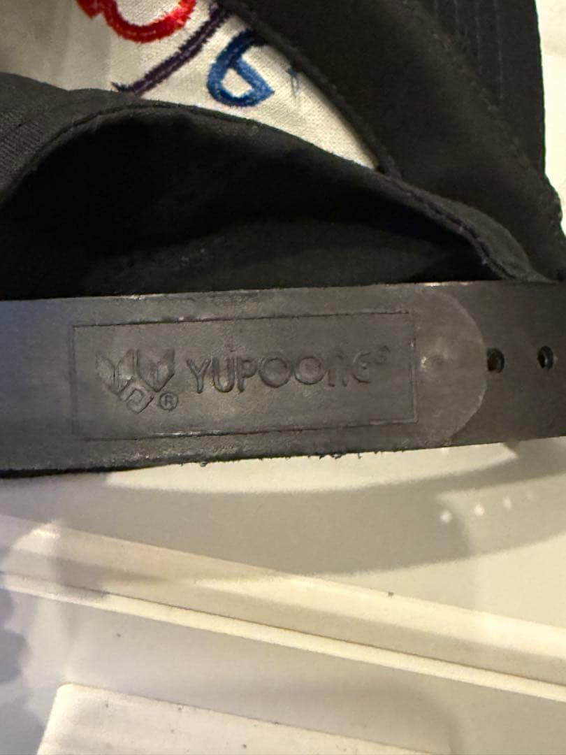 （激レア）Apple 刺繍 トラッカーキャップ ロープ付き