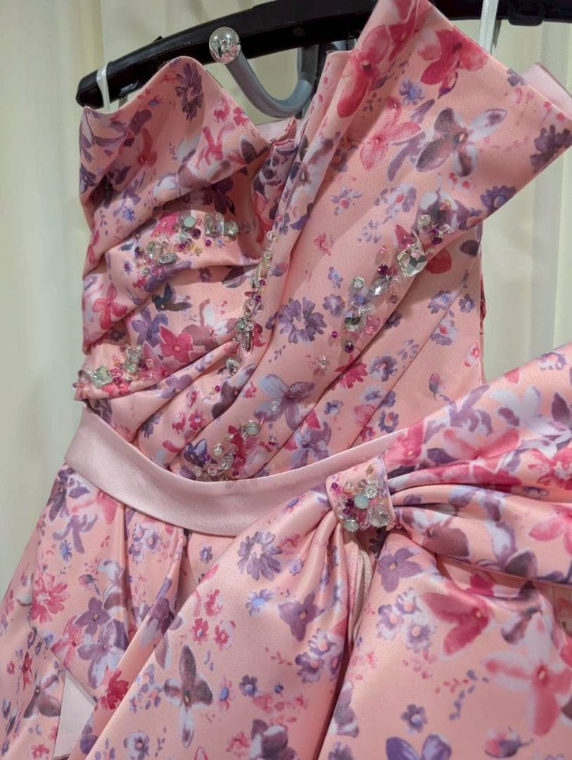 フリル花柄ピンク　コスプレ　衣装　ウエディング　カラードレス