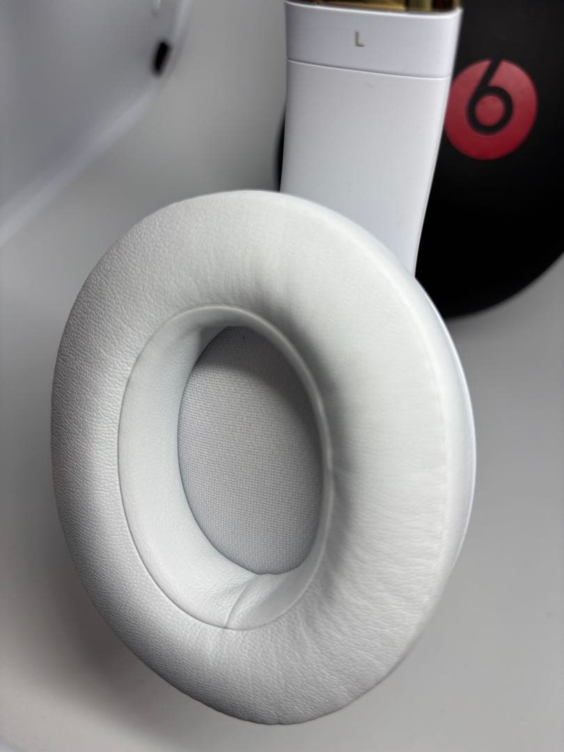 【超美品】 Beats Studio3 Wireless ホワイト　ケース付き
