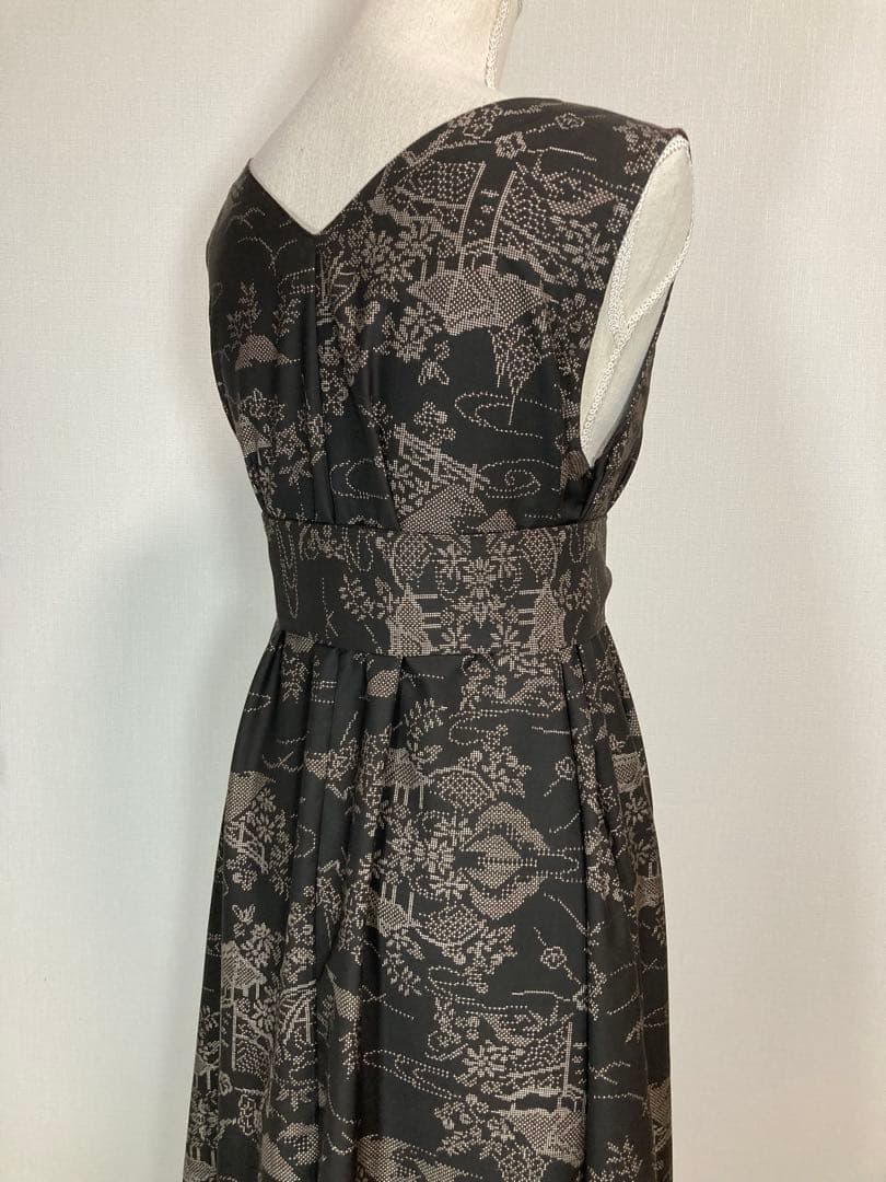 着物リメイク　大島紬ロングフレアワンピース（後ろVネック）着丈122㎝