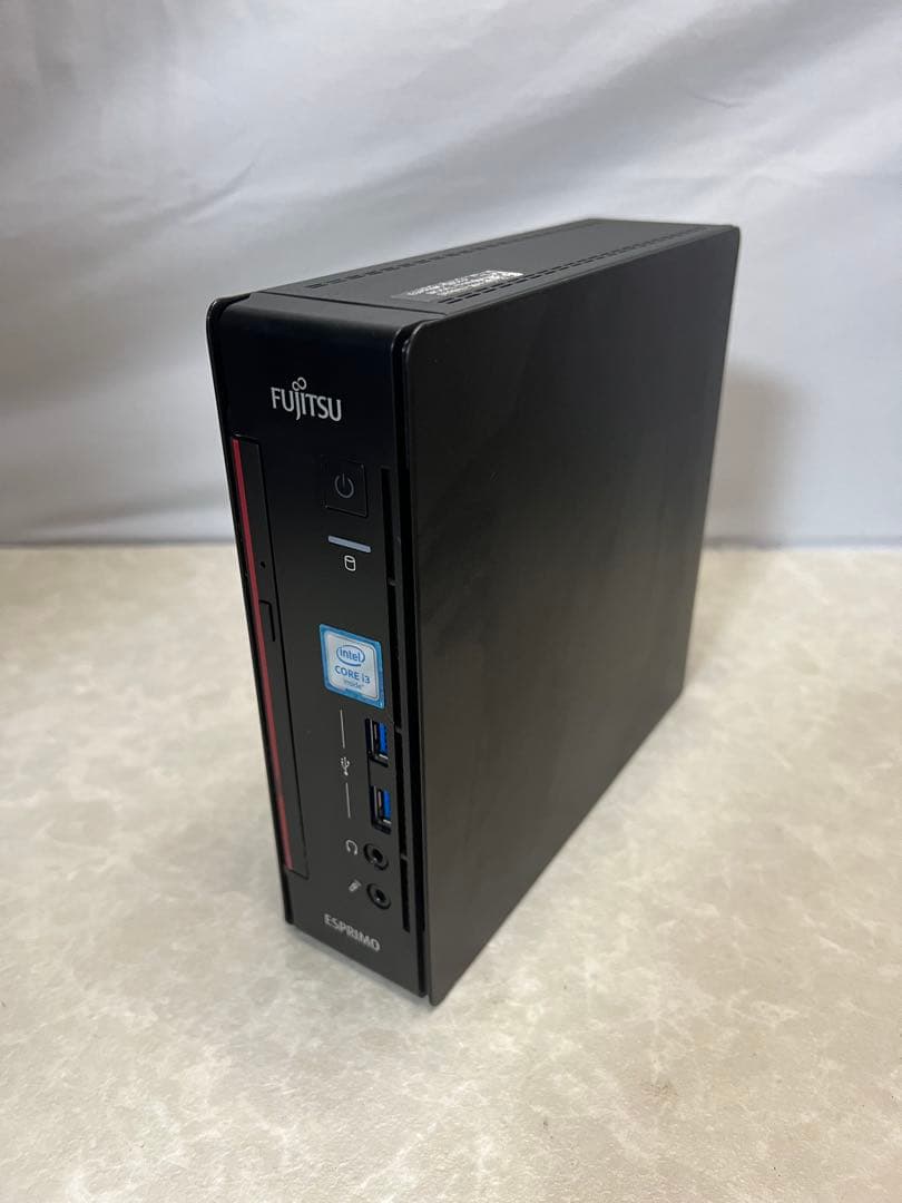 富士通 ウルトラスモールPC ESPRIMO Q556/P 04