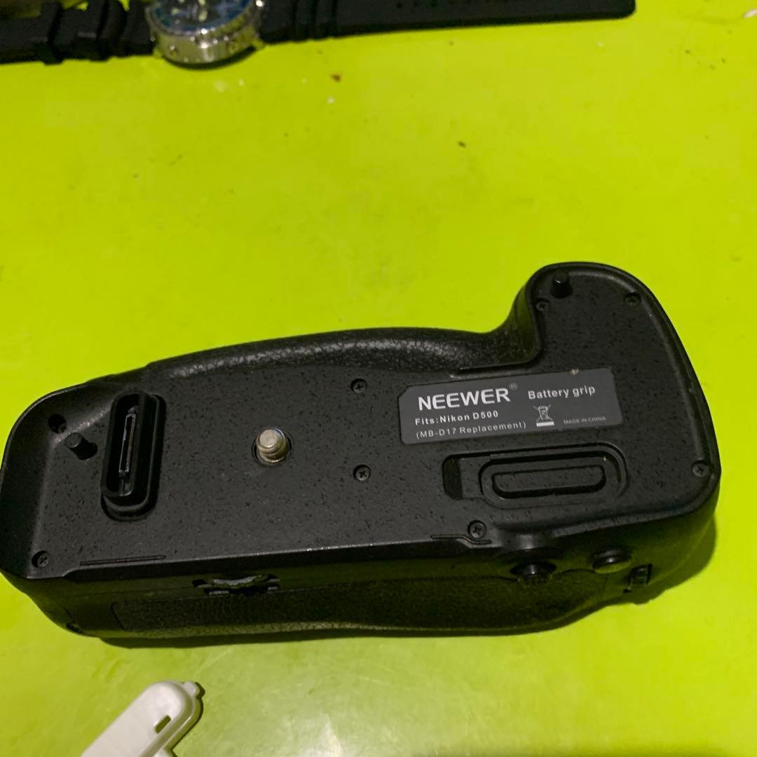 NEEWERニコンD500バッテリーグリップ