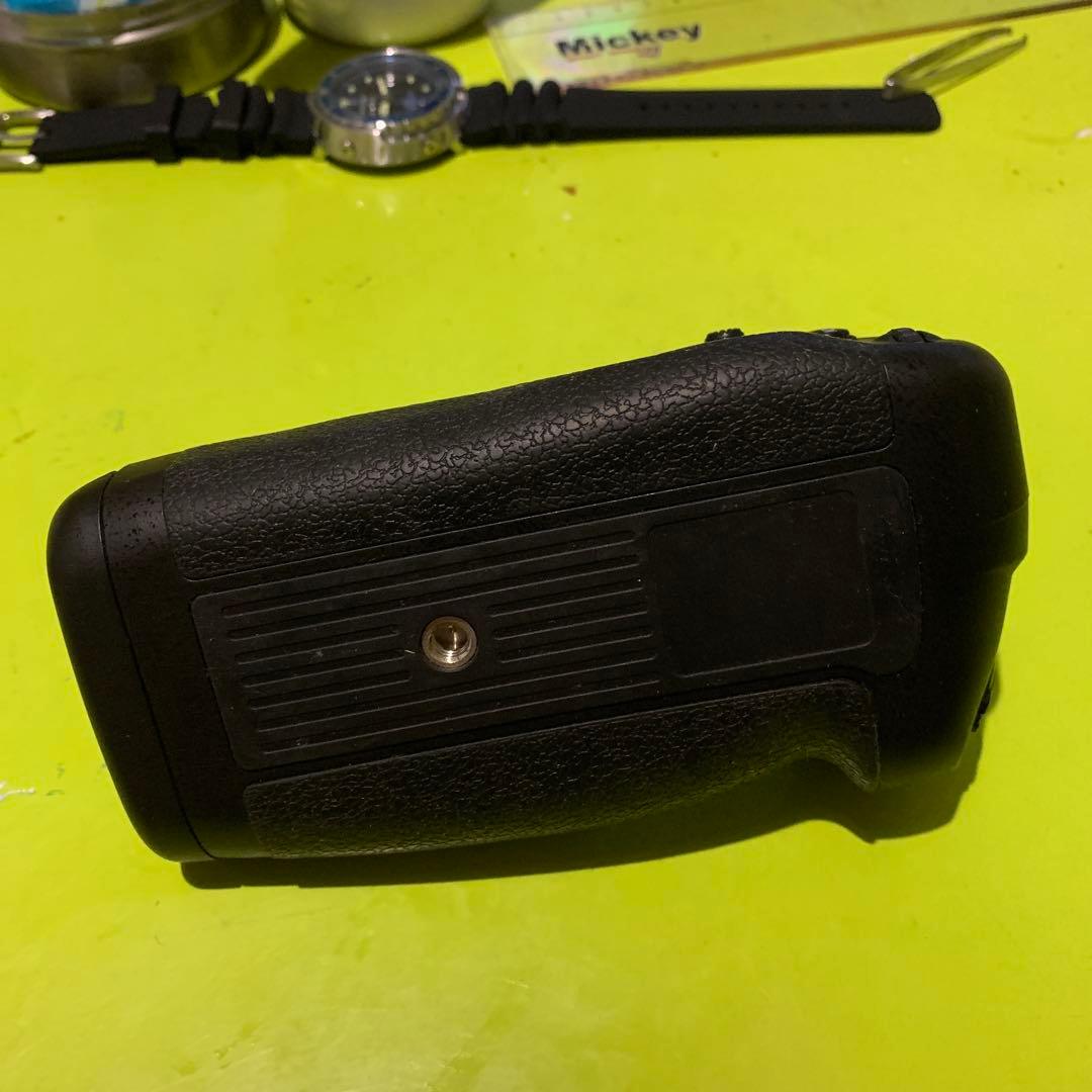 NEEWERニコンD500バッテリーグリップ