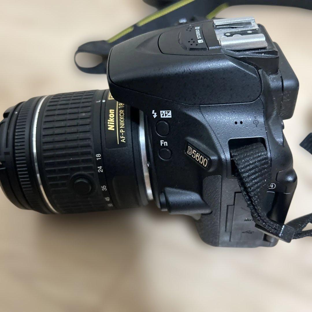 Nikon D5600 ダブルズームキット NIKKOR