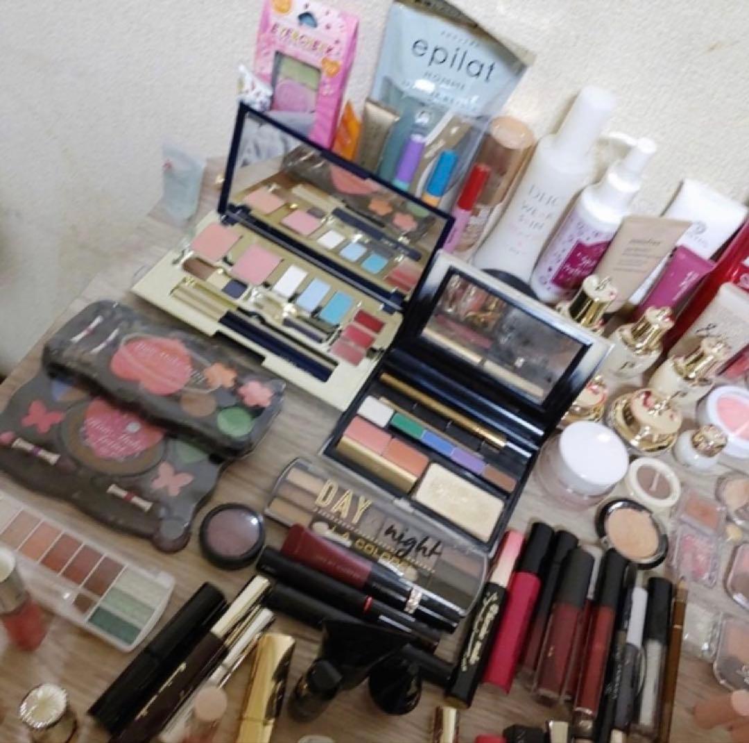 Y*4様 化粧品 コスメまとめ売り 中古から新品まで アイシャドウ 口紅 など