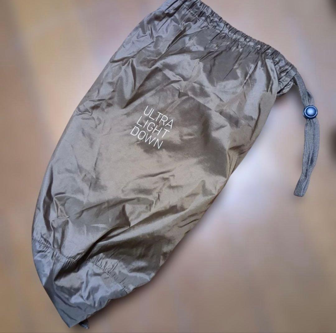 ユニクロ ウルトラ ライト ダウン ボリュームジャケット 3XL ブラウン