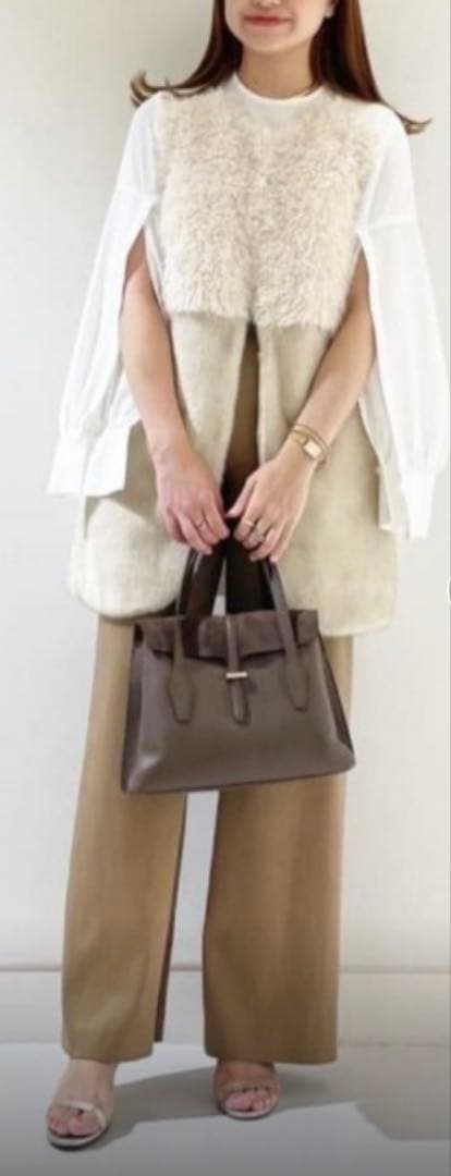 allureville★フェイクファーコンビニットジレ