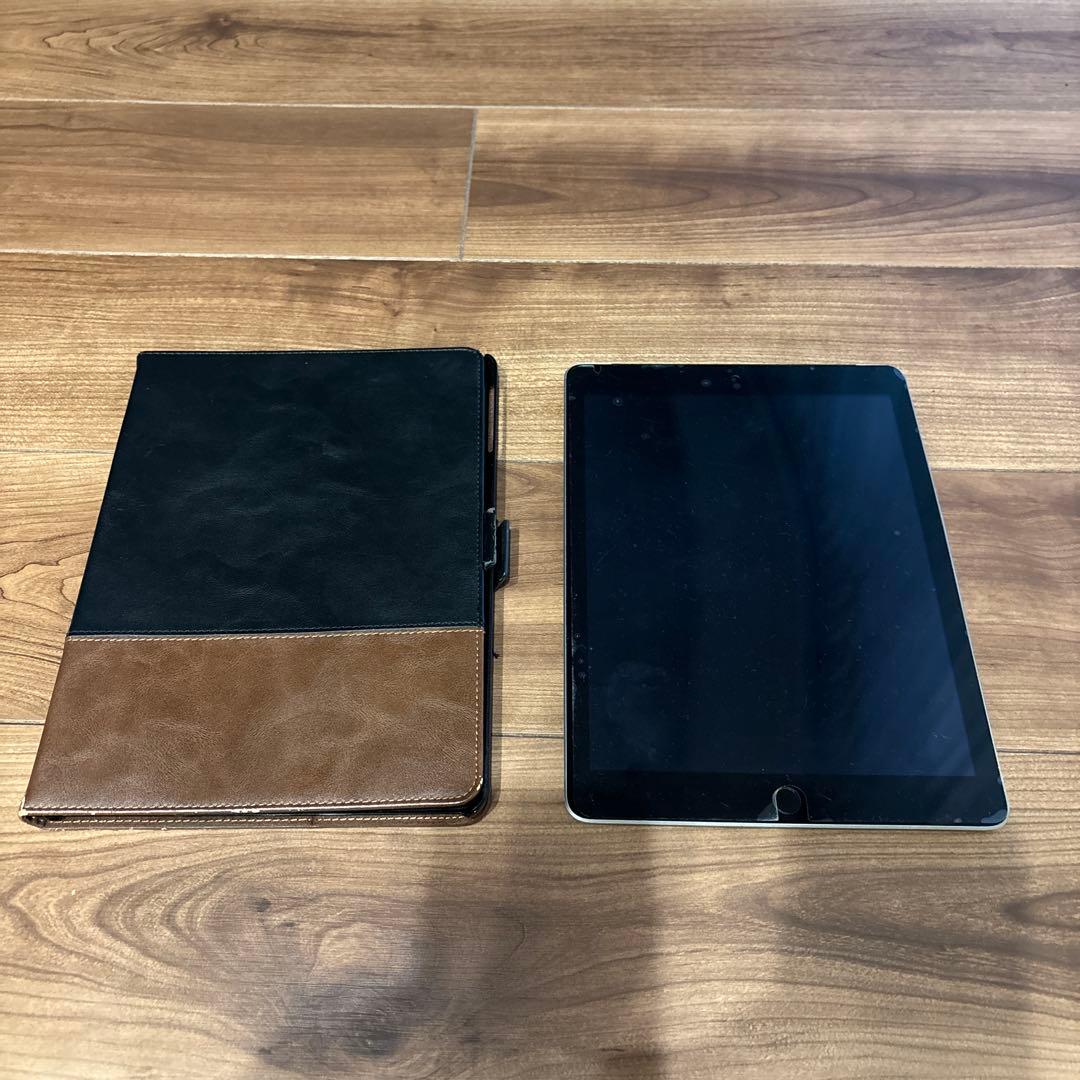 iPad ジャンク品とケース