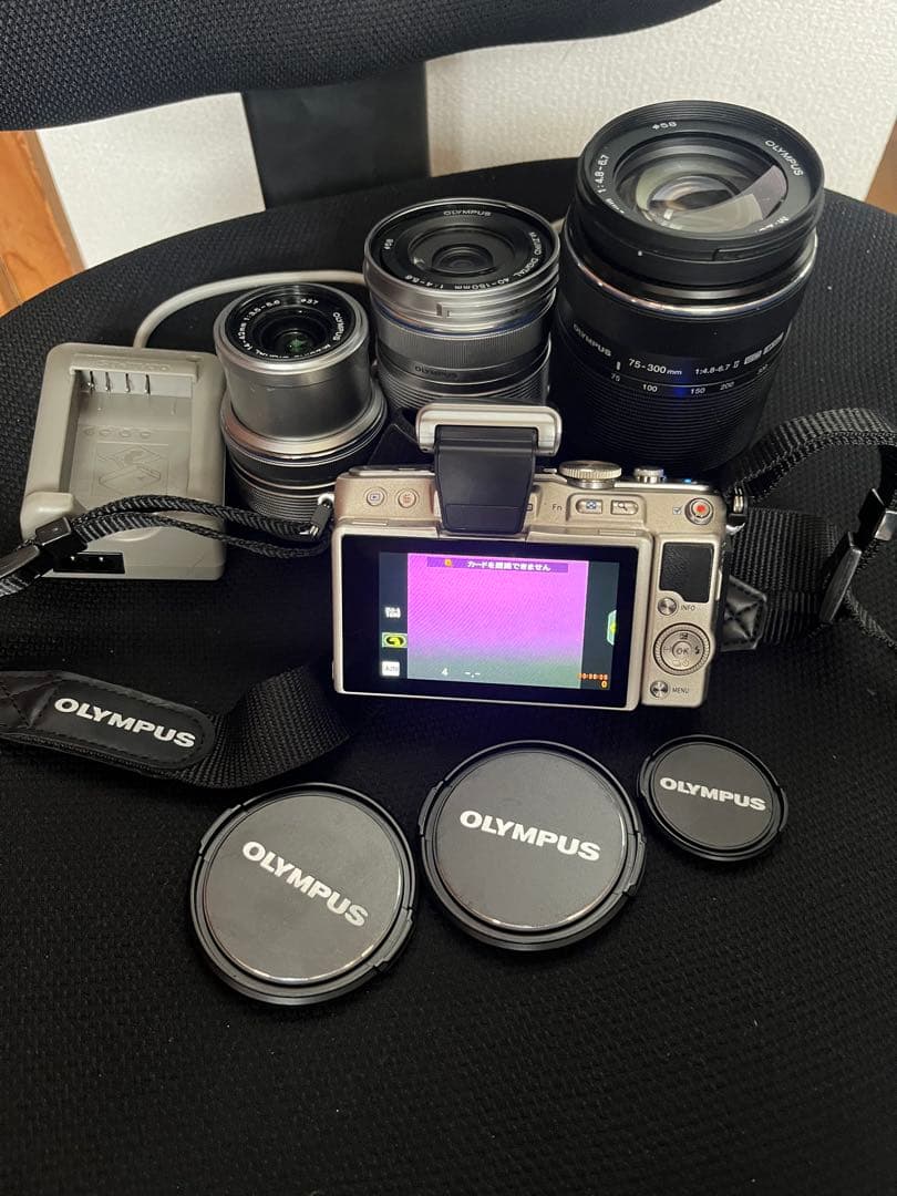 オリンパス E-PL5 ミラーレスー眼 レンズ　3個付き　送料込み