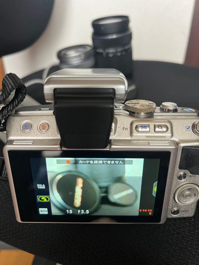 オリンパス E-PL5 ミラーレスー眼 レンズ　3個付き　送料込み