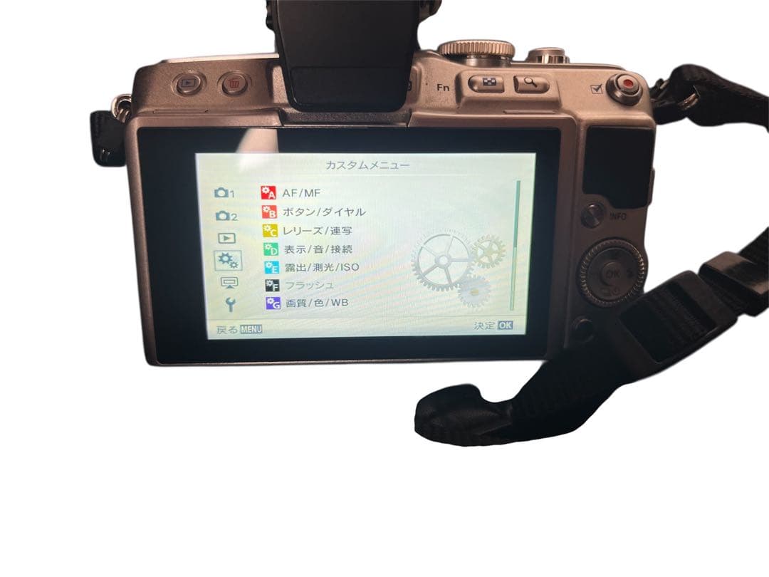 オリンパス E-PL5 ミラーレスー眼 レンズ　3個付き　送料込み