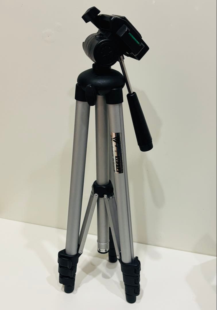 Nikon D5200 デジタル一眼レフカメラ ダブルズームレンズキット　レッド