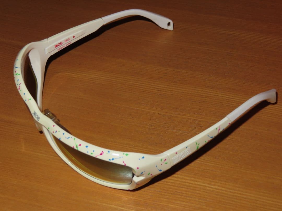 イヨケン/KIOB/Bin5/ホワイトスプラッター/イーズグリーン/ゴールドM