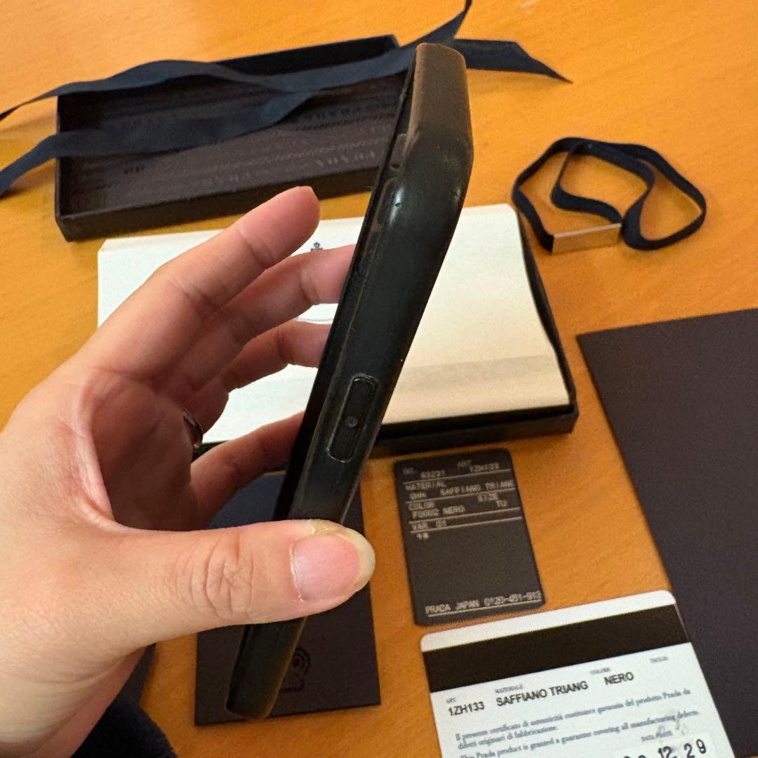 【正規品】PRADA iPhone12用ケース ブラック
