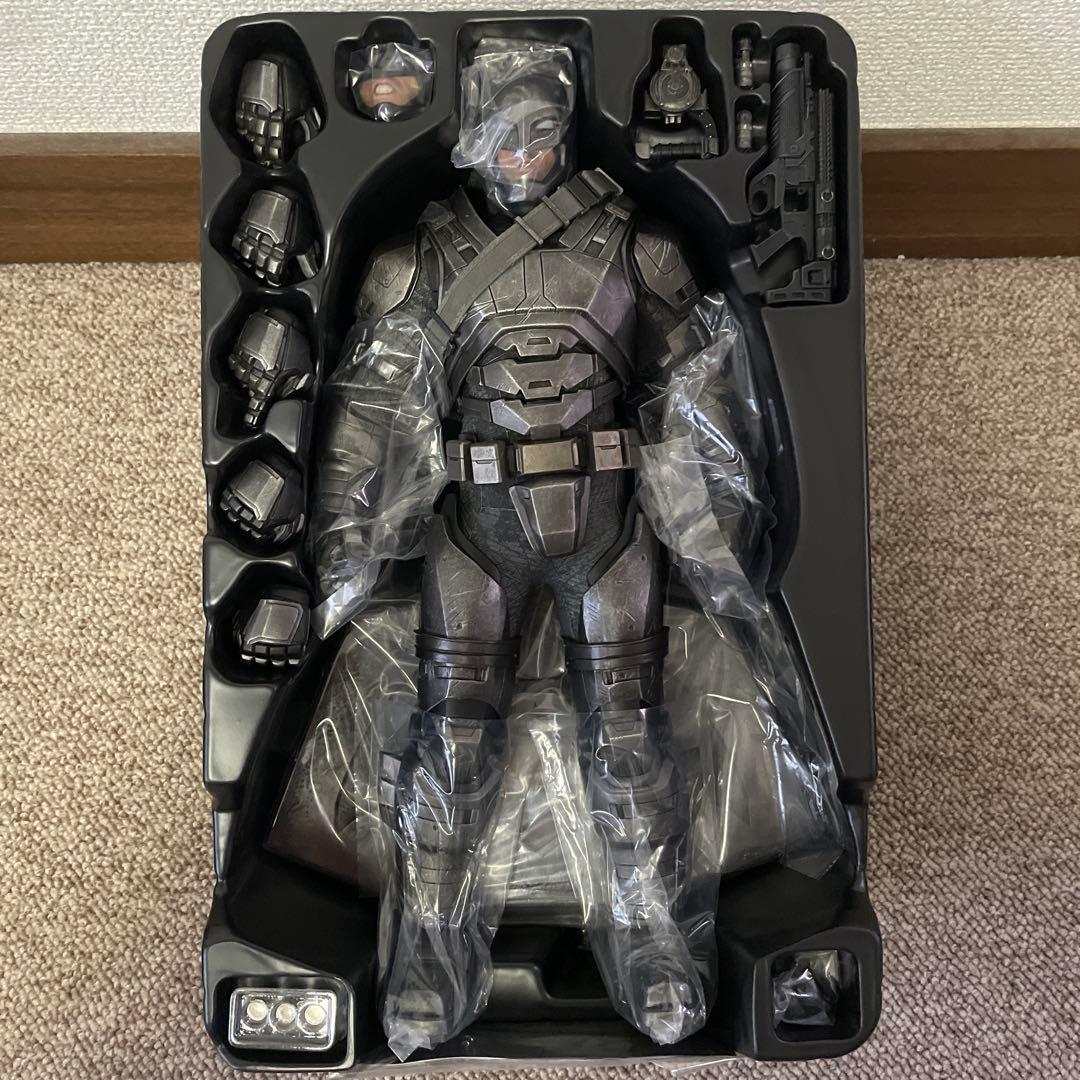【極美品】 アーマード・バットマン　ジャスティスの誕生　ホットトイズ