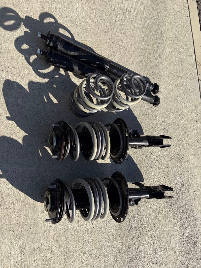 トヨタ　GRノア、ヴォクシー 、エスクワイア ダウンサス