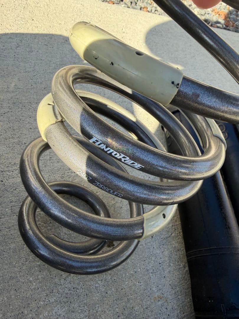 トヨタ　GRノア、ヴォクシー 、エスクワイア ダウンサス