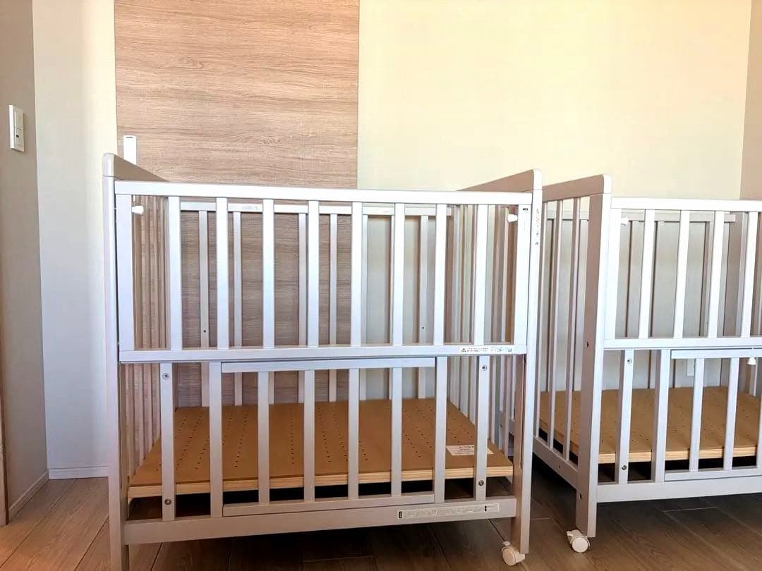 【送料込み】あわイロベビーベッド2台 90×60 マットレス付き