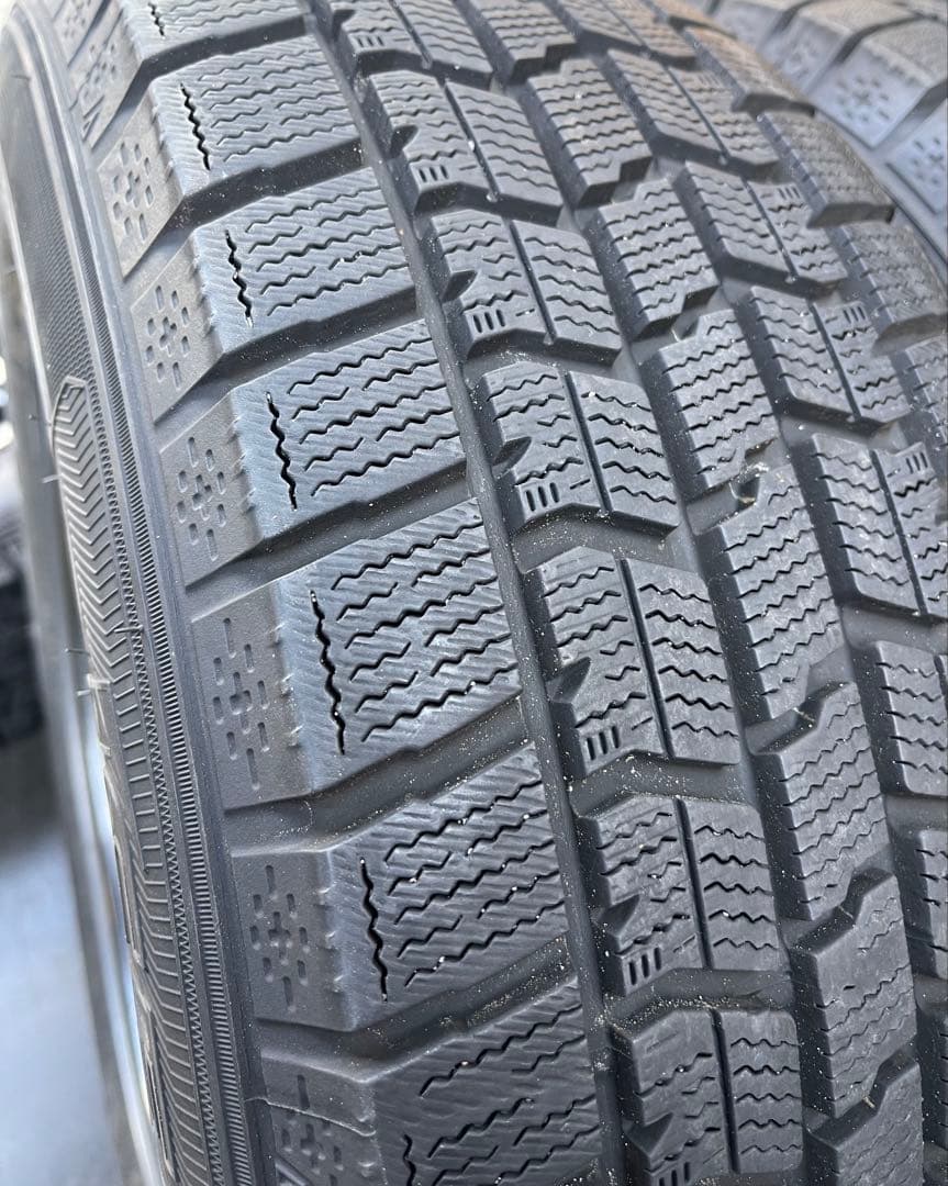 売り切り 美品 バリ溝 2024年製 プリウス スタッドレスタイヤ 4本セット