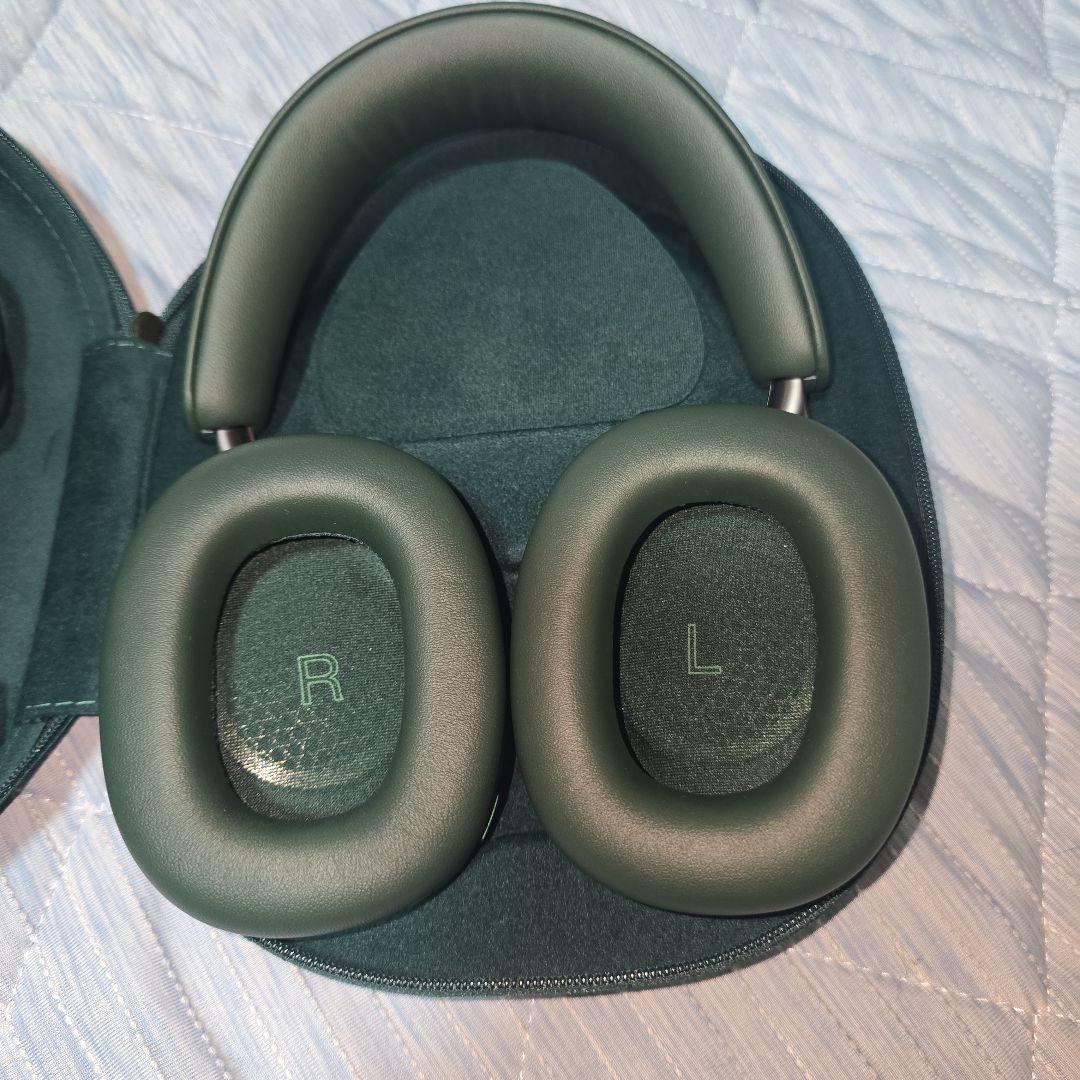 と*ん様 ほぼ新品Bowers & Wilkins Px8 ダークフォレスト