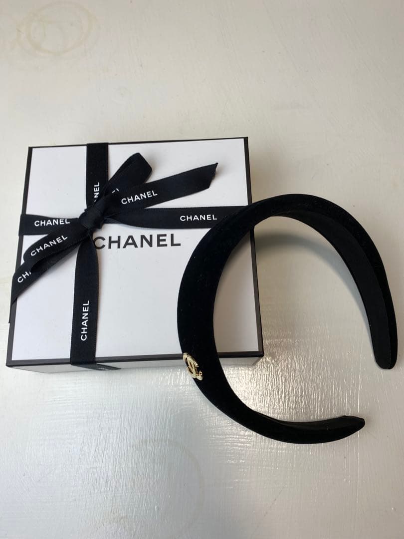 CHANEL ロゴ付きヘアバンド ブラック新品未使用品