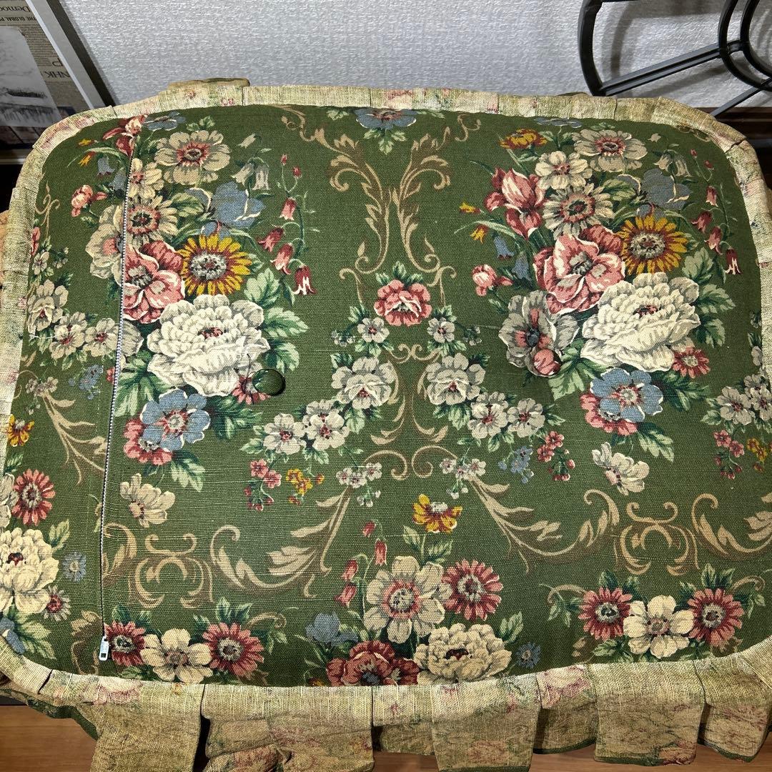 リラママ　飛驒産業　飛驒の家具　穂高　キツツキマーク　オットマン