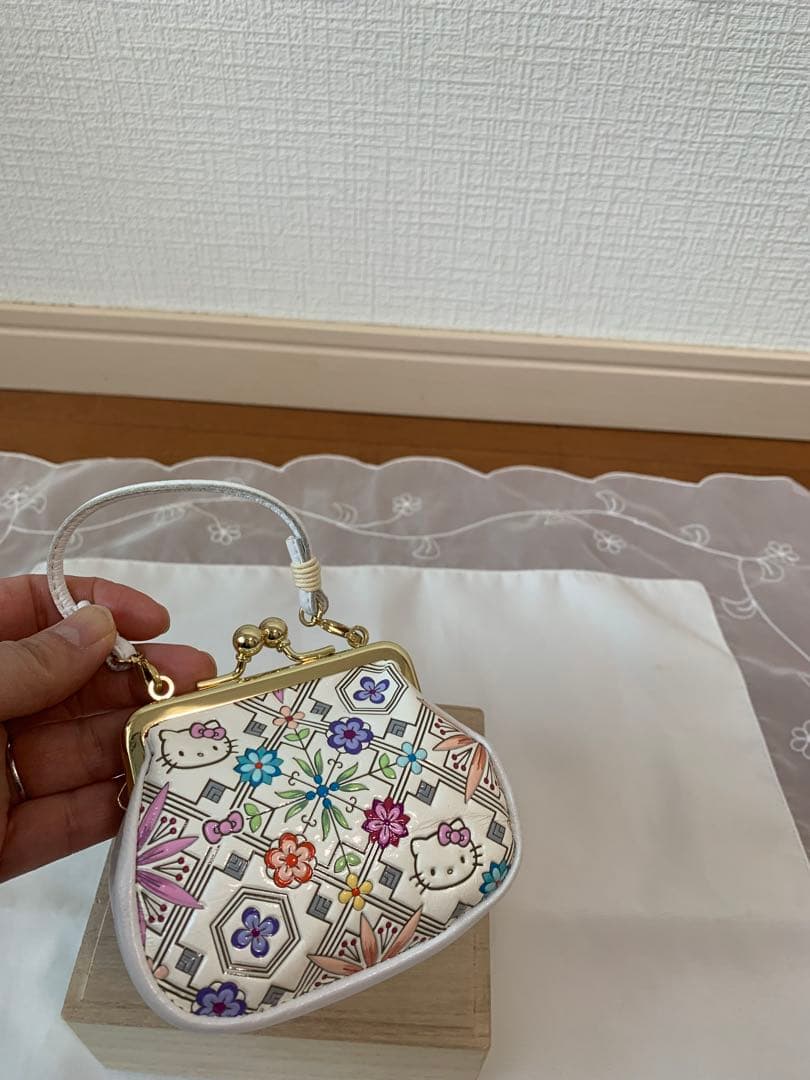 ハローキティ ケース　浅草文庫　本革　がま口財布