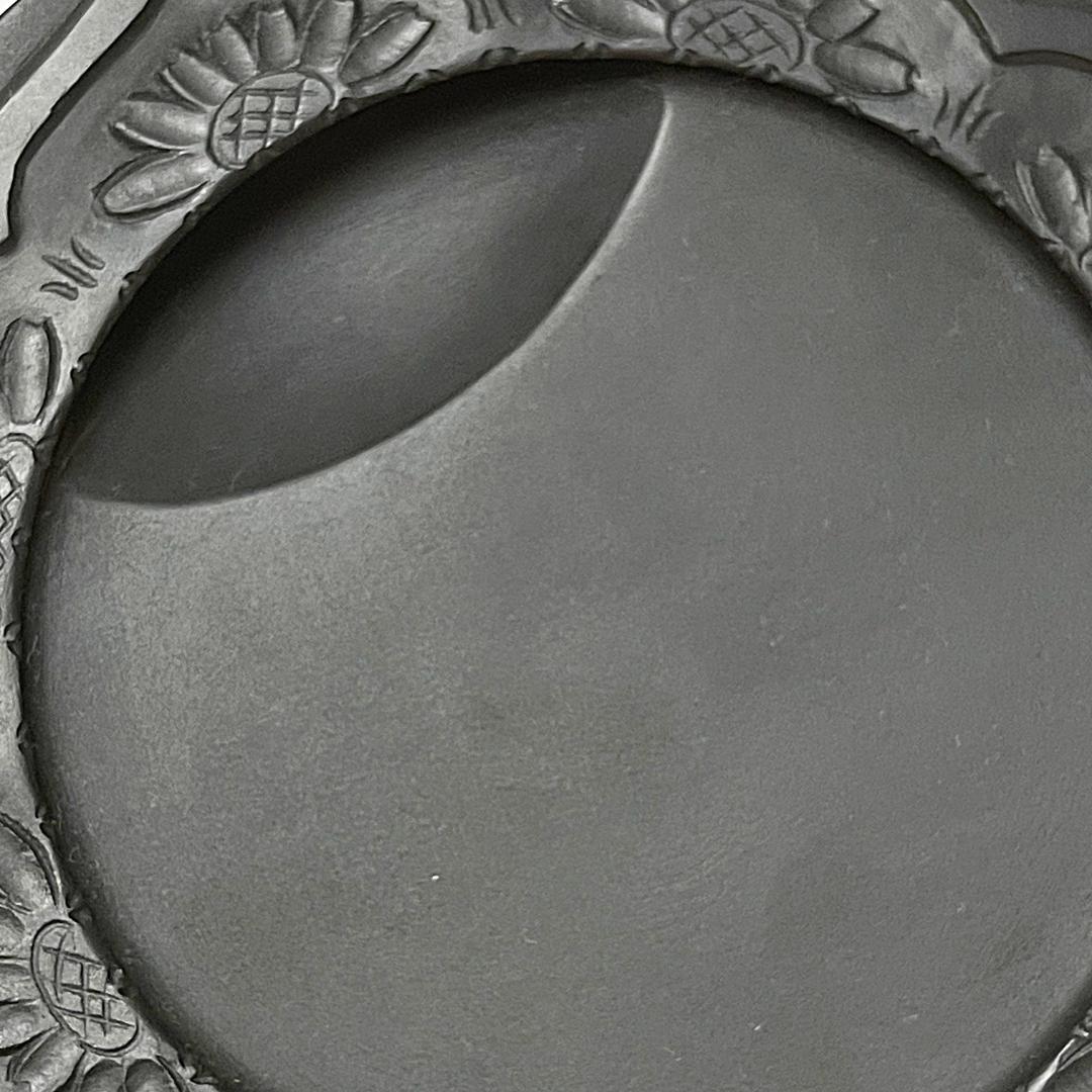 美品 雨端硯 十一世 雨宮静軒 円形花紋彫 玉礎硯 共箱付き