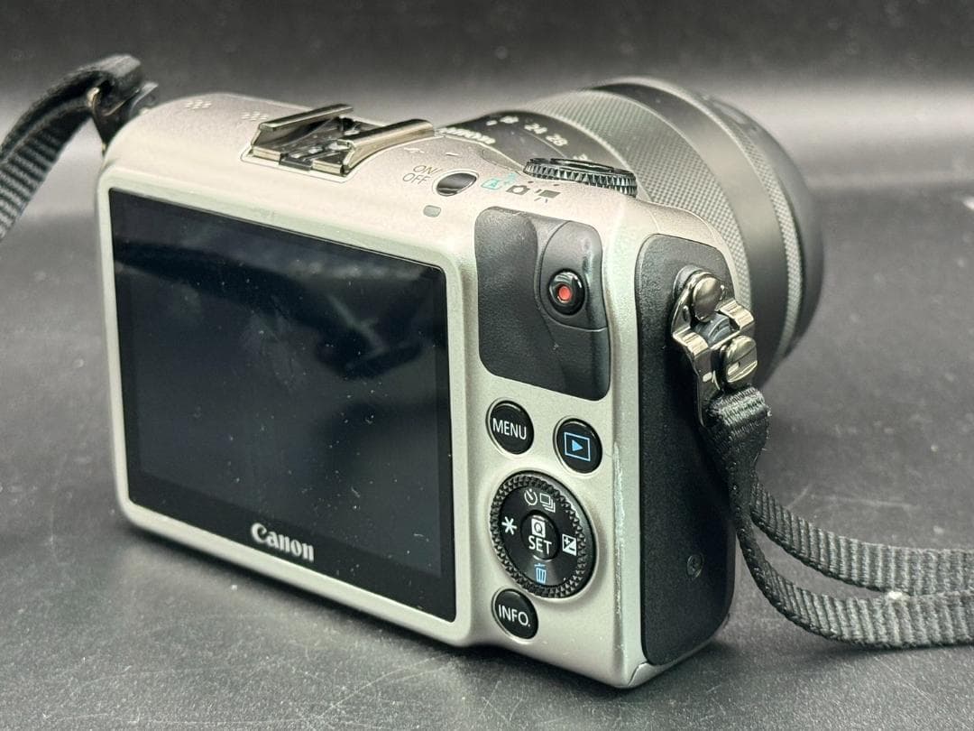 Canon キャノン EOS M ミラーレスデジタル一眼カメラ DS126391