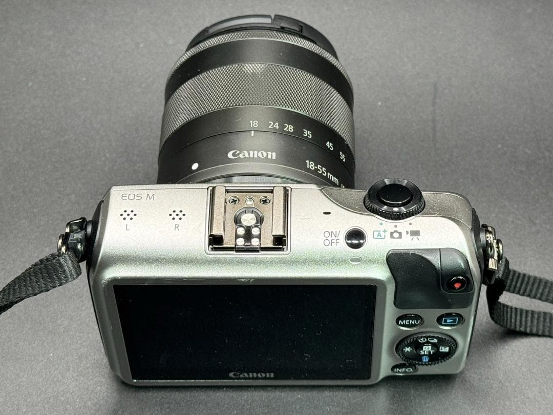 Canon キャノン EOS M ミラーレスデジタル一眼カメラ DS126391