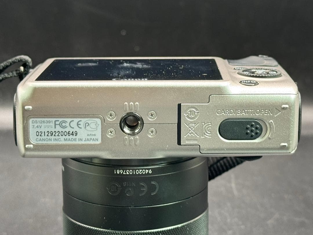 Canon キャノン EOS M ミラーレスデジタル一眼カメラ DS126391