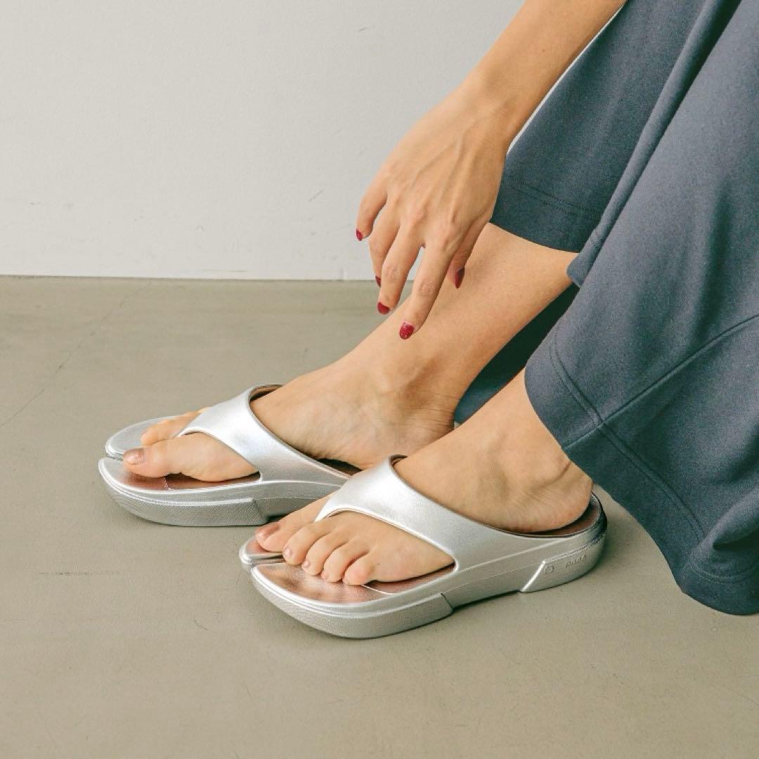 paes サンダル　シルバー　Mサイズ