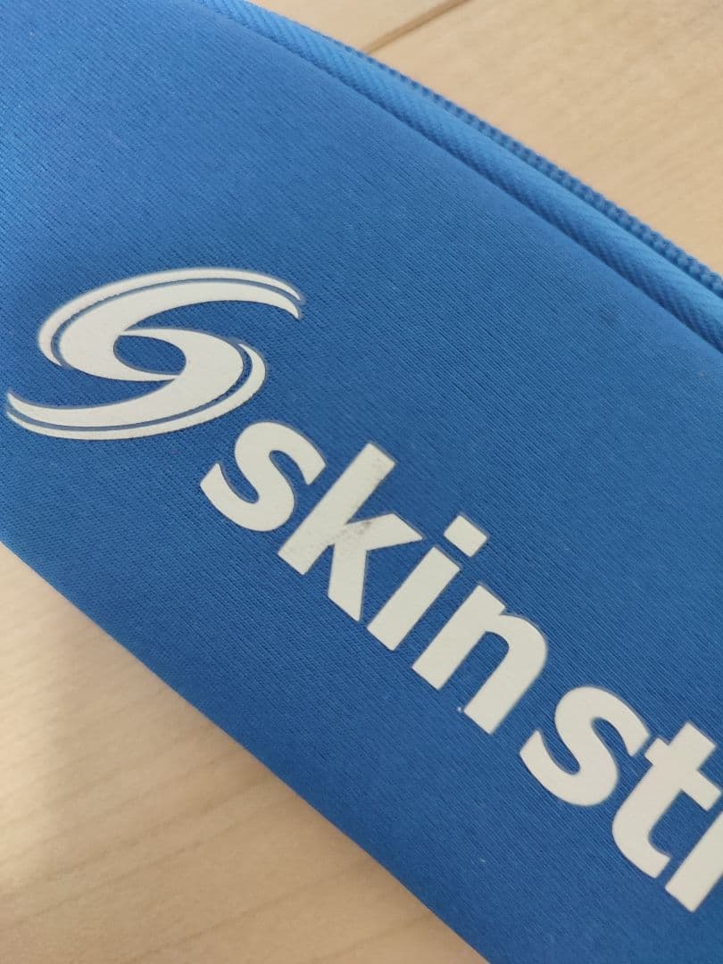 skin stretch スキンストレッチ　ドルフィン　専用ケース付き