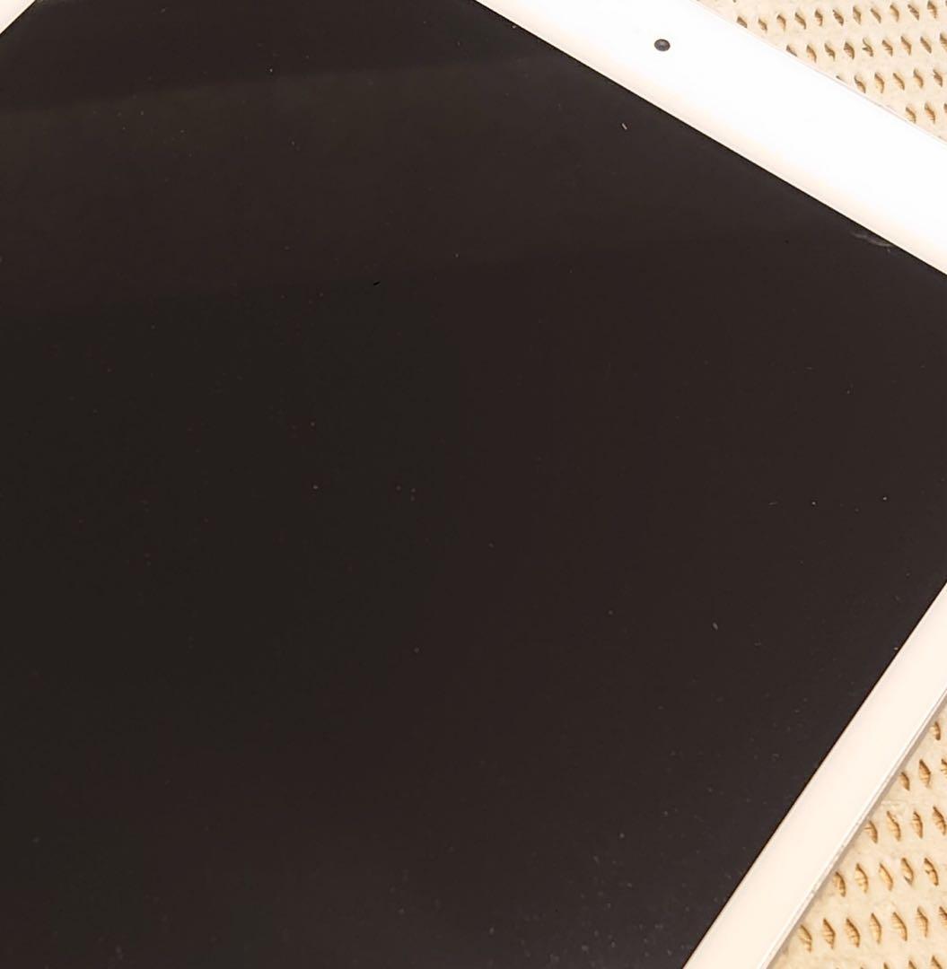 動作品SIMフリーiPad第8世代本体128GB送料込ジャンク品CQ1KR