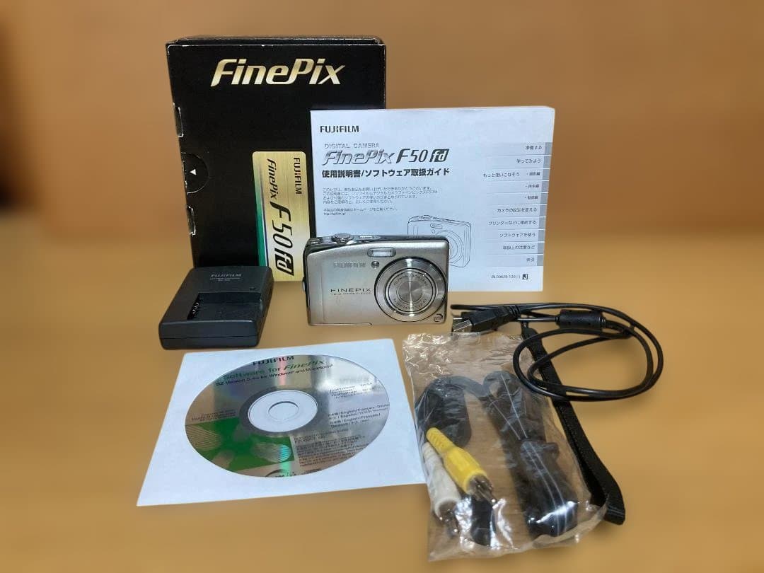Fujifilm FinePix F50fd シルバー