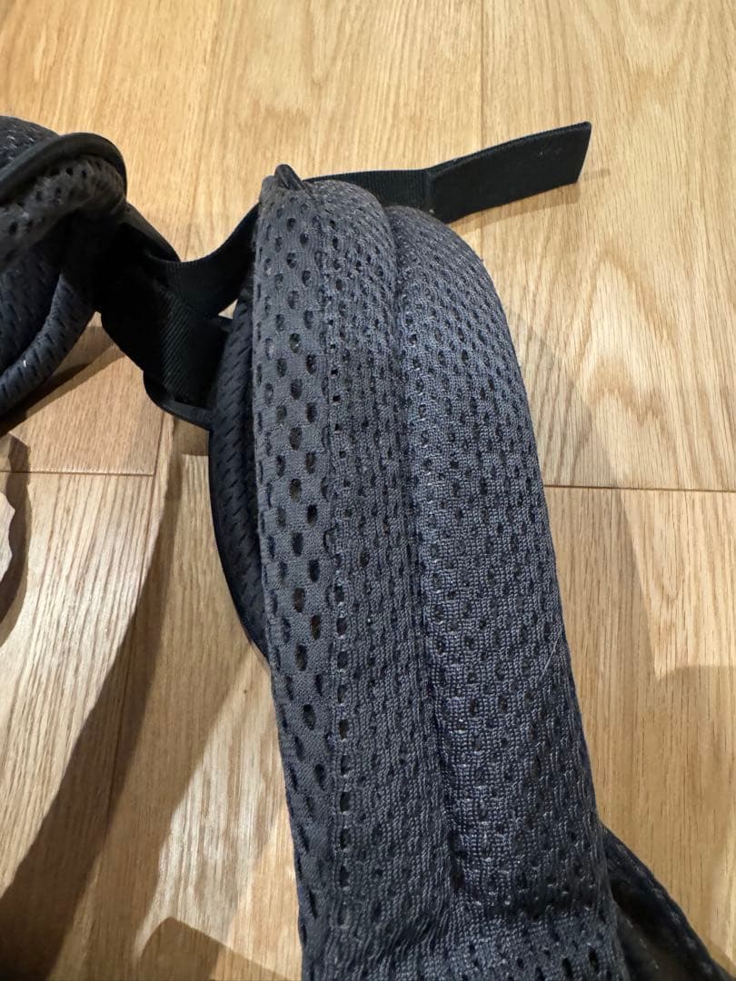 美品　BABYBJÖRN ベビーキャリア ハーモニー アンスラサイト　箱　保証書