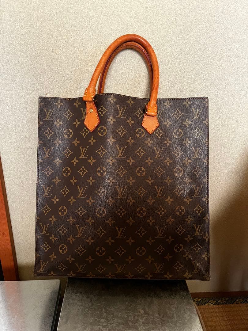 みのむしルイ・ヴィトン　モノグラム　サックプラ