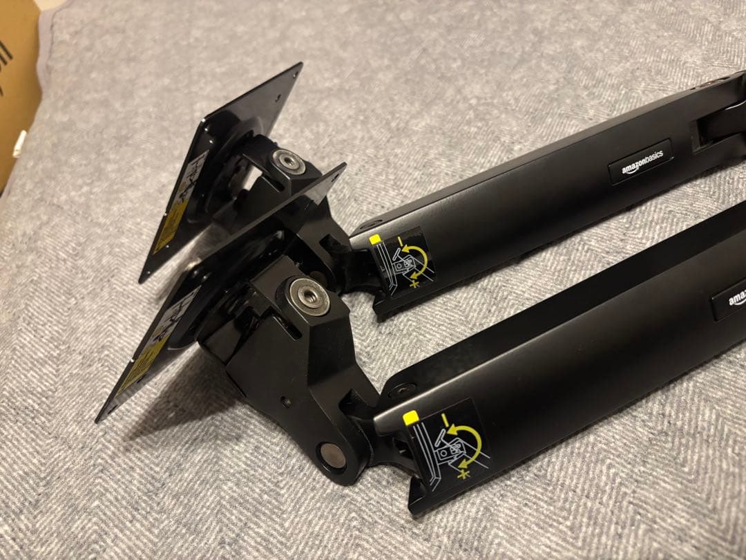 Amazonベーシック　デュアルモニターアーム　エルゴトロンOEM