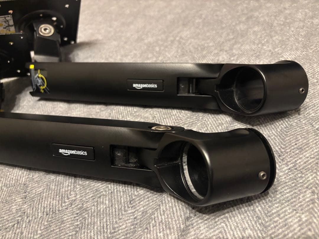 Amazonベーシック　デュアルモニターアーム　エルゴトロンOEM