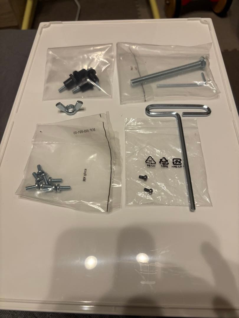 Amazonベーシック　デュアルモニターアーム　エルゴトロンOEM