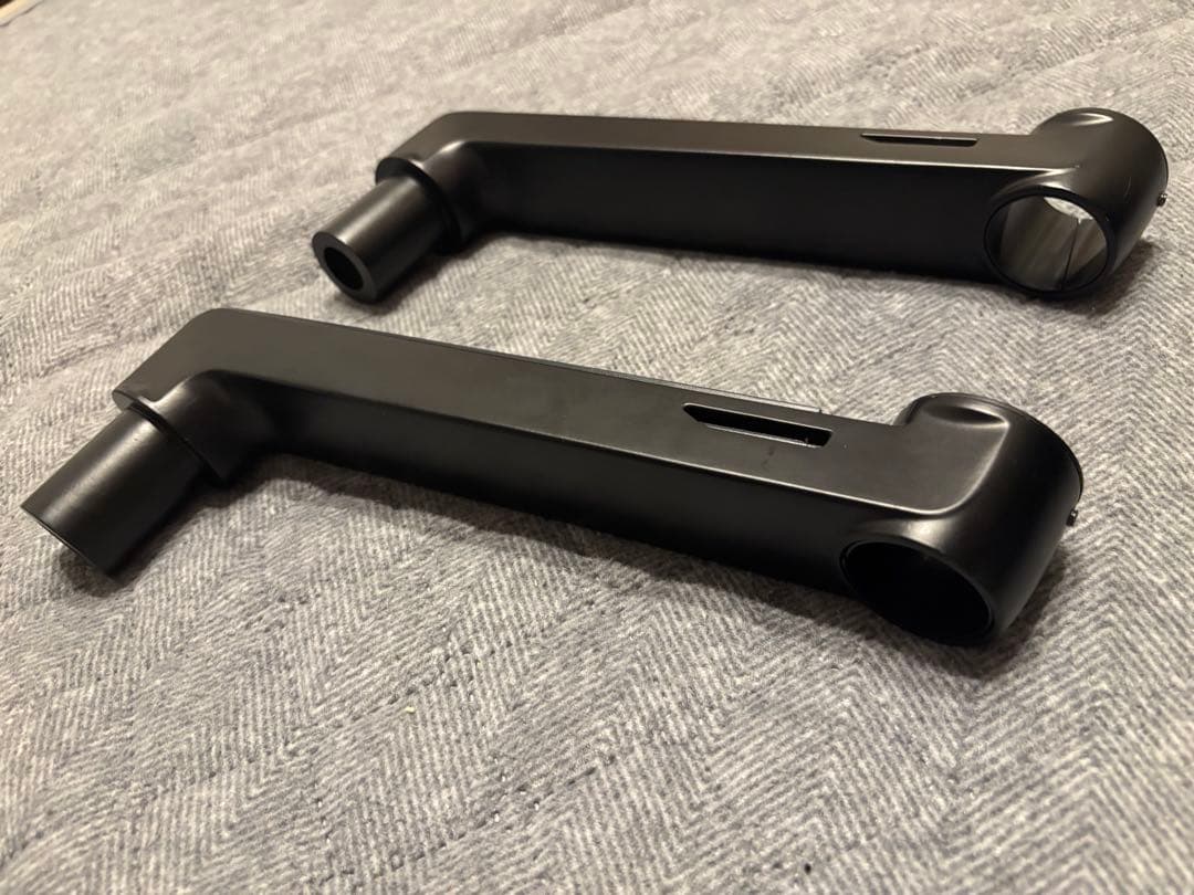 Amazonベーシック　デュアルモニターアーム　エルゴトロンOEM