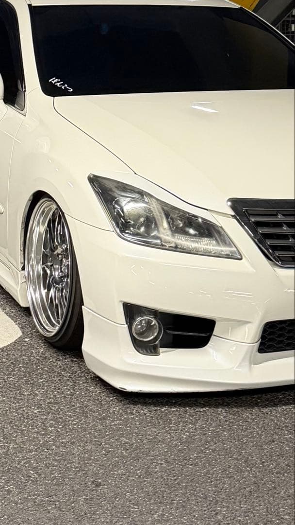 200系クラウン アイライン 塗装済み