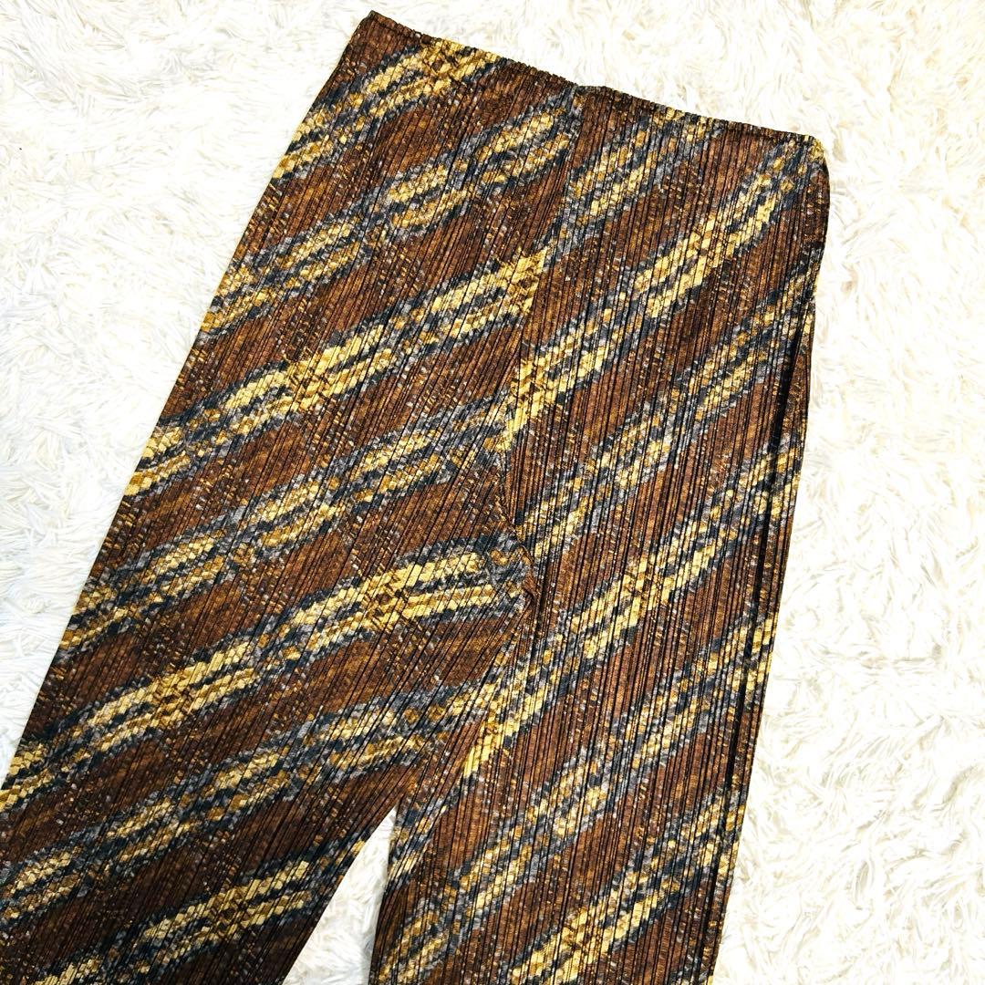 PLEATS PLEASE プリーツプリーズ イッセイミヤケ パンツ 総柄 2