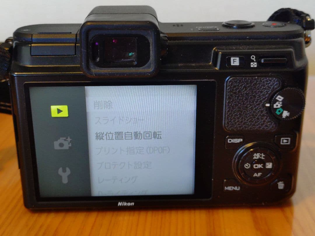 Nikon 1 V1 デジタルカメラ 10mmレンズ付き