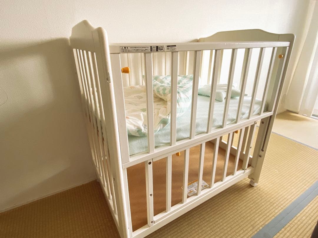 カトージのベビーベッド、布団、ベッドガード、敷きパッドのお得なセット